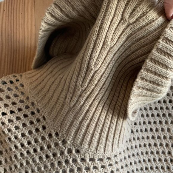 BCBG Max Azira Bethenny Camel Tan Chunky Knit Crochet Cowl Sweater, Size Small - Picture 6 of 13
